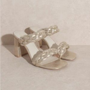 OASIS SOCIETY Savannah Metallic Heel